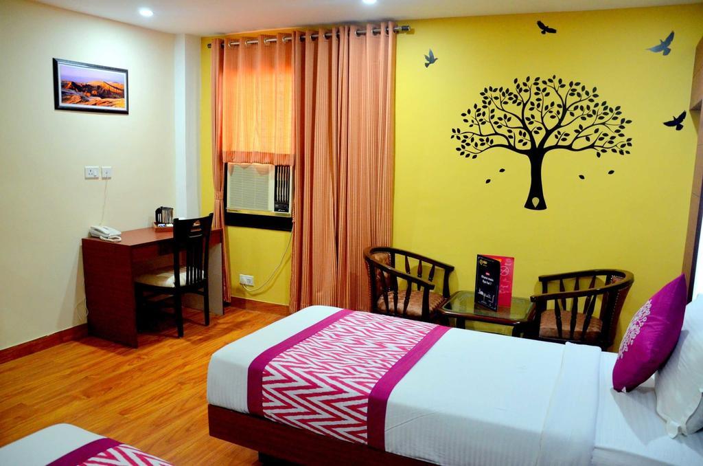 Geetika Galaxy Hotel Kanpur Exterior photo
