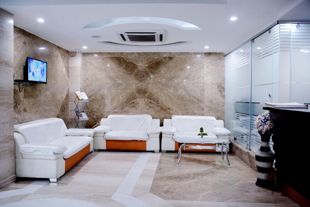 Geetika Galaxy Hotel Kanpur Exterior photo