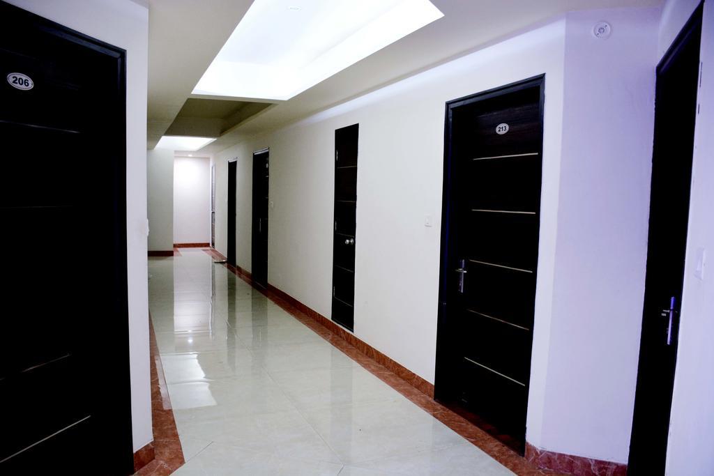 Geetika Galaxy Hotel Kanpur Exterior photo